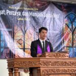 Menerima Sebagai Kawan